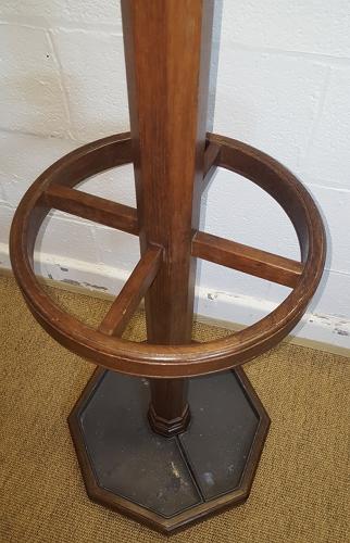 ARTS AND CRAFTS OAK COAT STAND C1900
