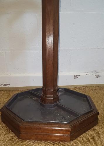 ARTS AND CRAFTS OAK COAT STAND C1900